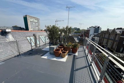 A stylish rooftop oasis in Notting Hill offering stunning 360-degree panoramic views of the surrounding local area.
