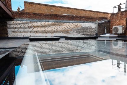 High-quality flat roof installation on Portobello Road in Kensington, providing long-term weather protection and modern functionality.