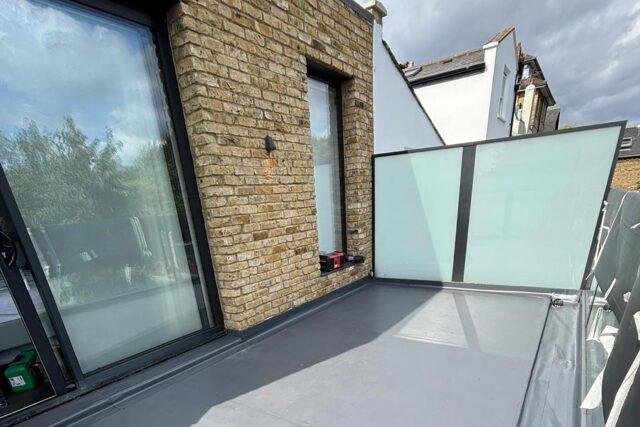 Fully renovated contemporary roof garden maximizing outdoor living space in Queen's Park.